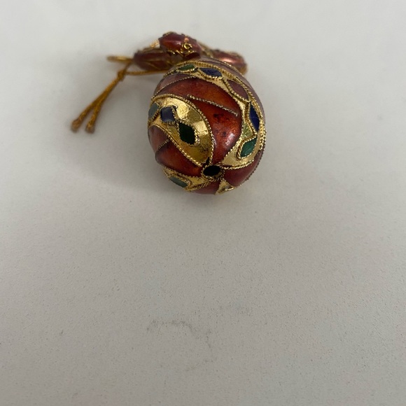 Vintage Dillards CLOISONNE Enameled Egg Ornament Christmas Theme Holiday Gold - Picture 2 of 5